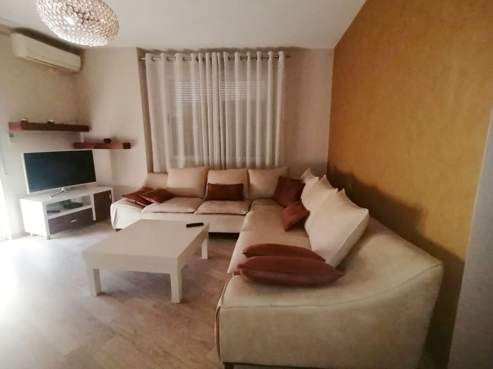 SHITET APARTAMENT 2+1 PRANE PORTIT,DURRES. 2