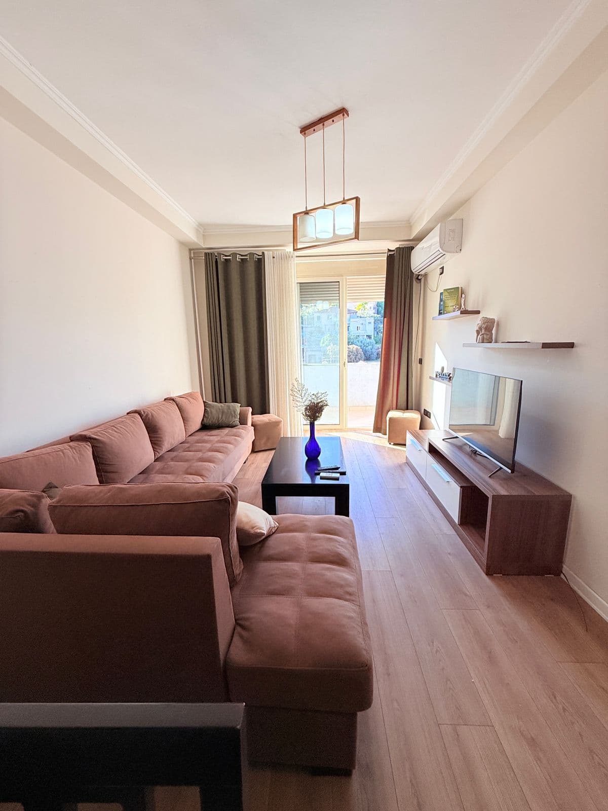 JEPET ME QERA APARTAMENT 2+1 ZONA GJYKATES DURRES