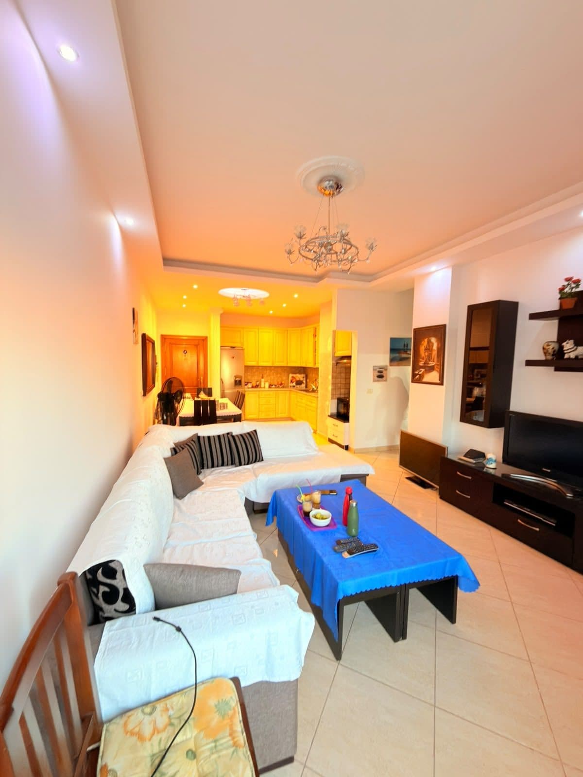 JEPET ME QERA APARTAMENT 2+1 MUZEU I DESHMOREVE, DURRES 2