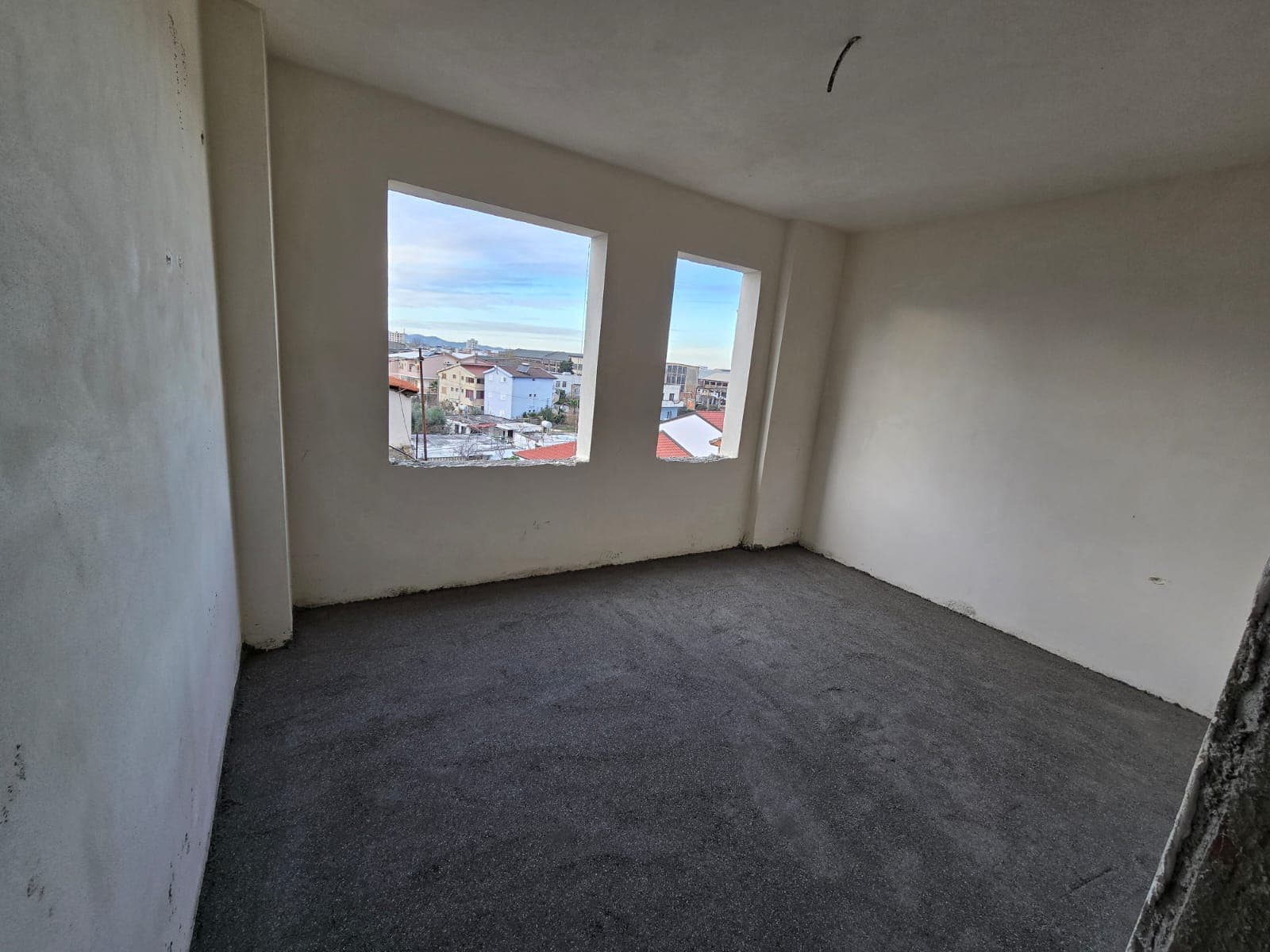 SHITET APARTAMENT 2+1 NE ZONEN E PLAZHIT, DURRES 2