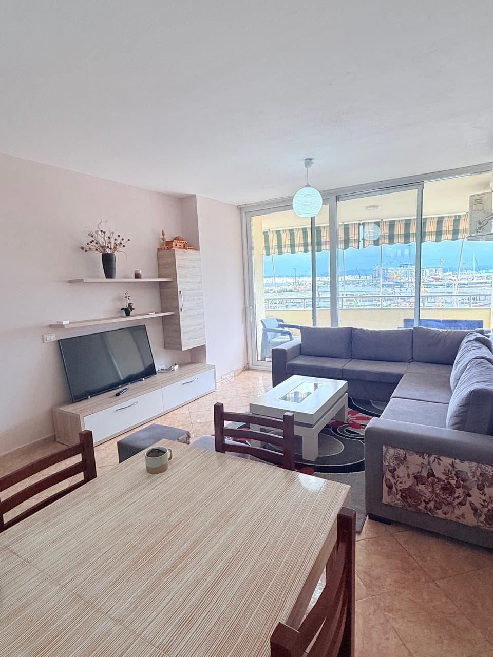 JEPET ME QERA APARTAMENT 2+1 RRUGA PORTIT 2