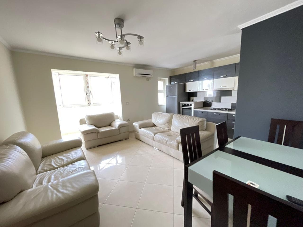 SHITET APARTAMENT 1+1 PRANE KAZAZIT, DURRES 2