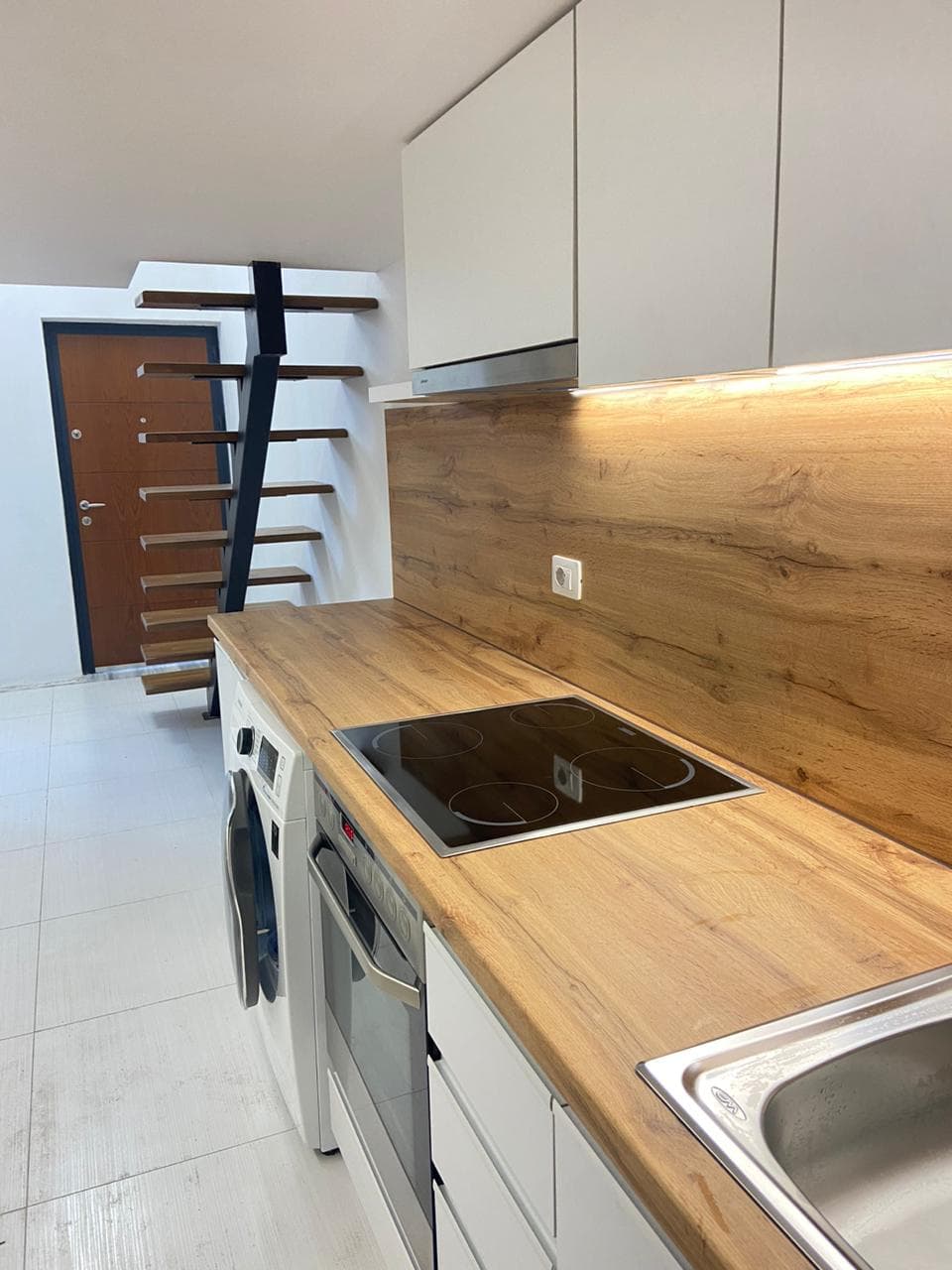 JEPET ME QERA GARSONIERE DUPLEX VIJE E PARE , PRANE HOTEL AMARA, DURRES 4