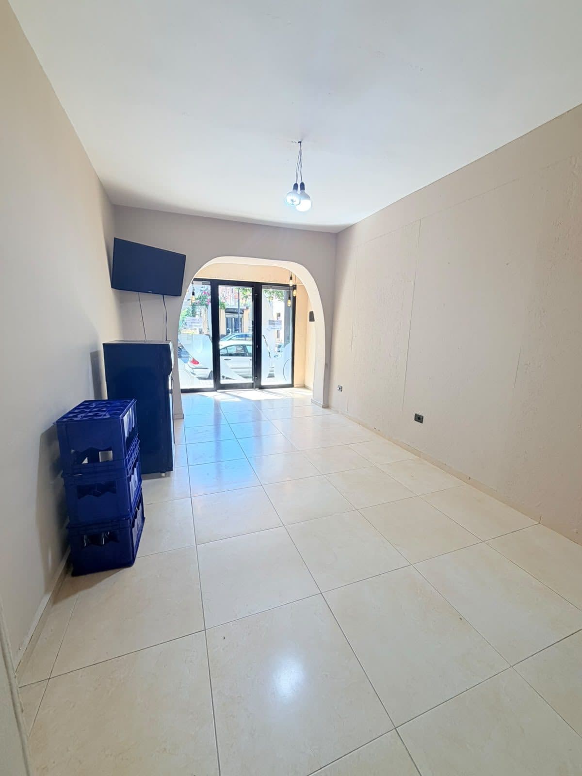 SHITET AMBIENT BIZNESI NE LAGJEN 17, DURRES