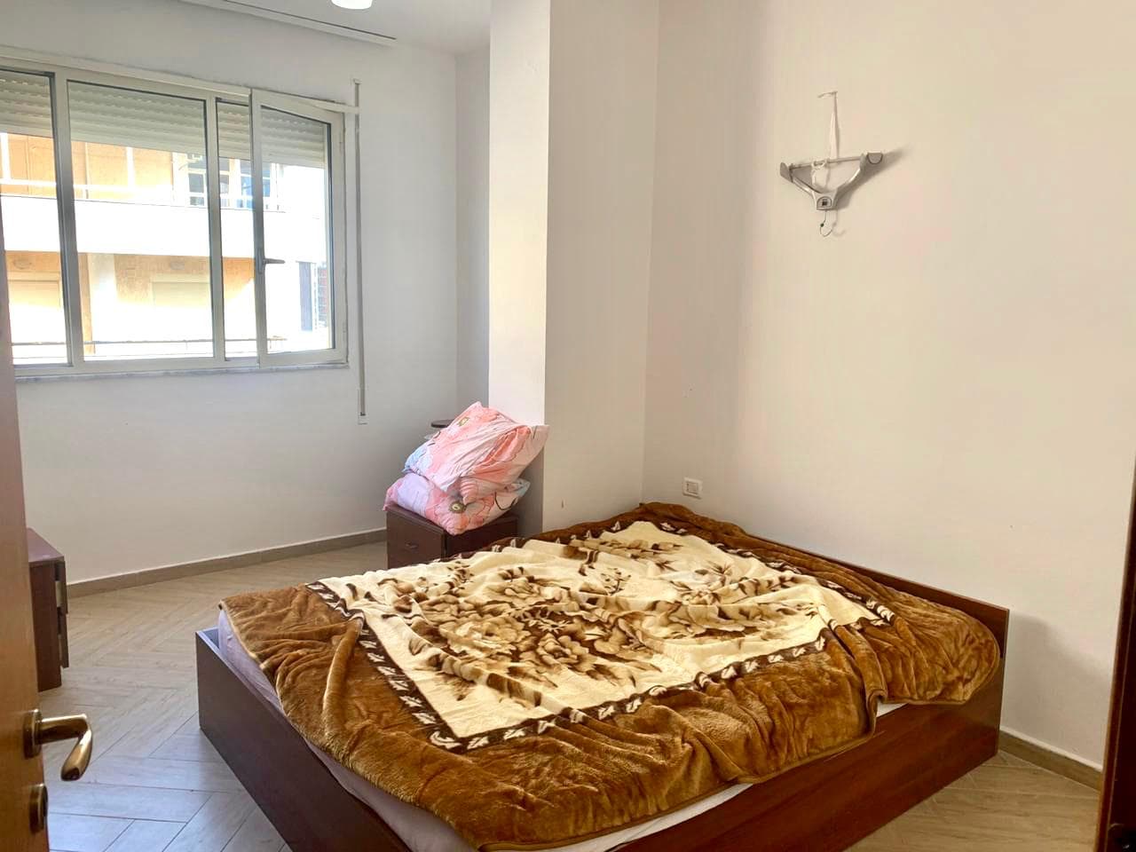 SHITET APARTAMENT 2+1, LAGJA 6 PRANE ISH RAJONIT, DURRES. 4