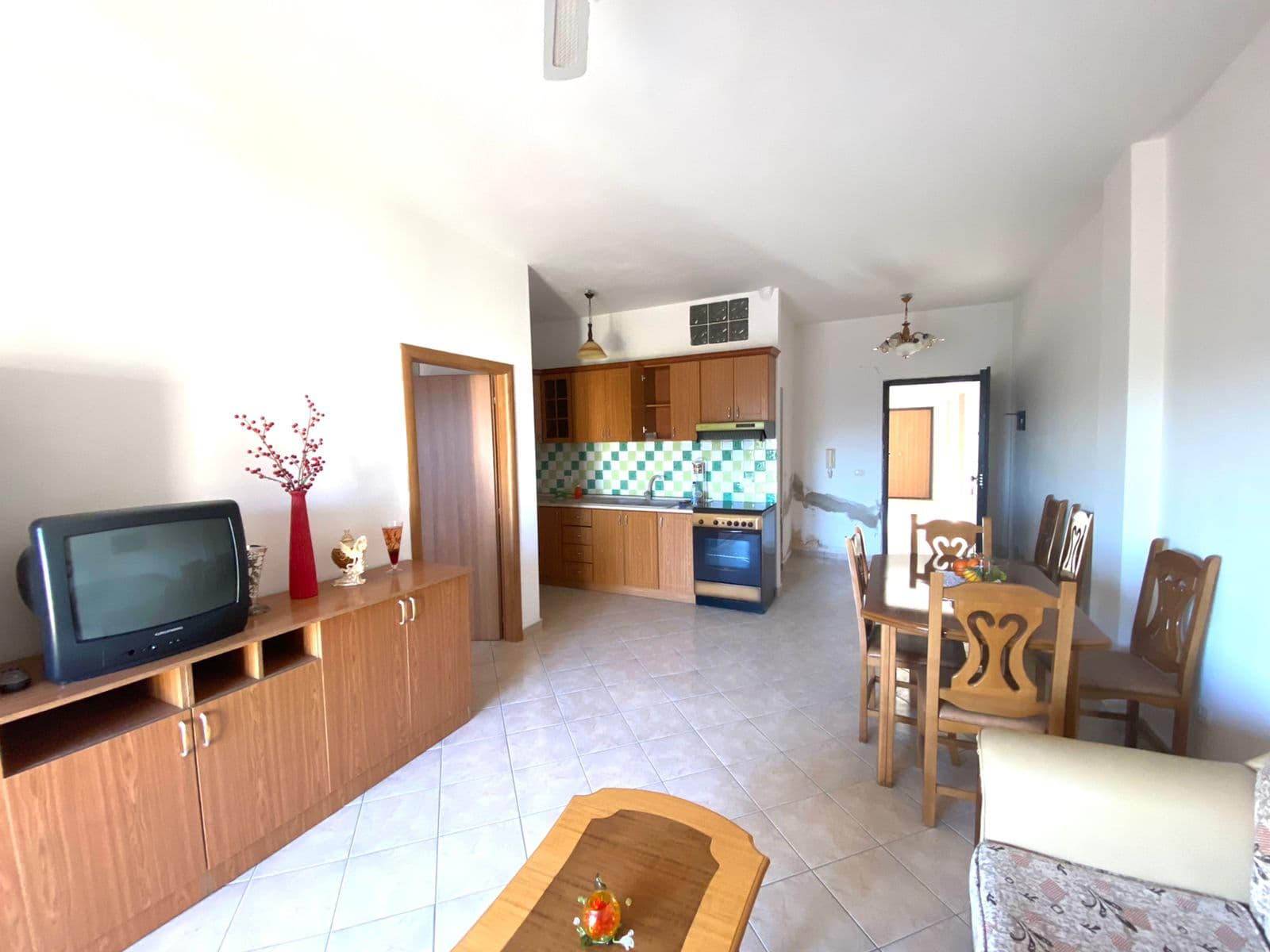 SHITET APARTAMENT 1+1 PRANE HOTEL GERMANY PLAZH, DURRES.