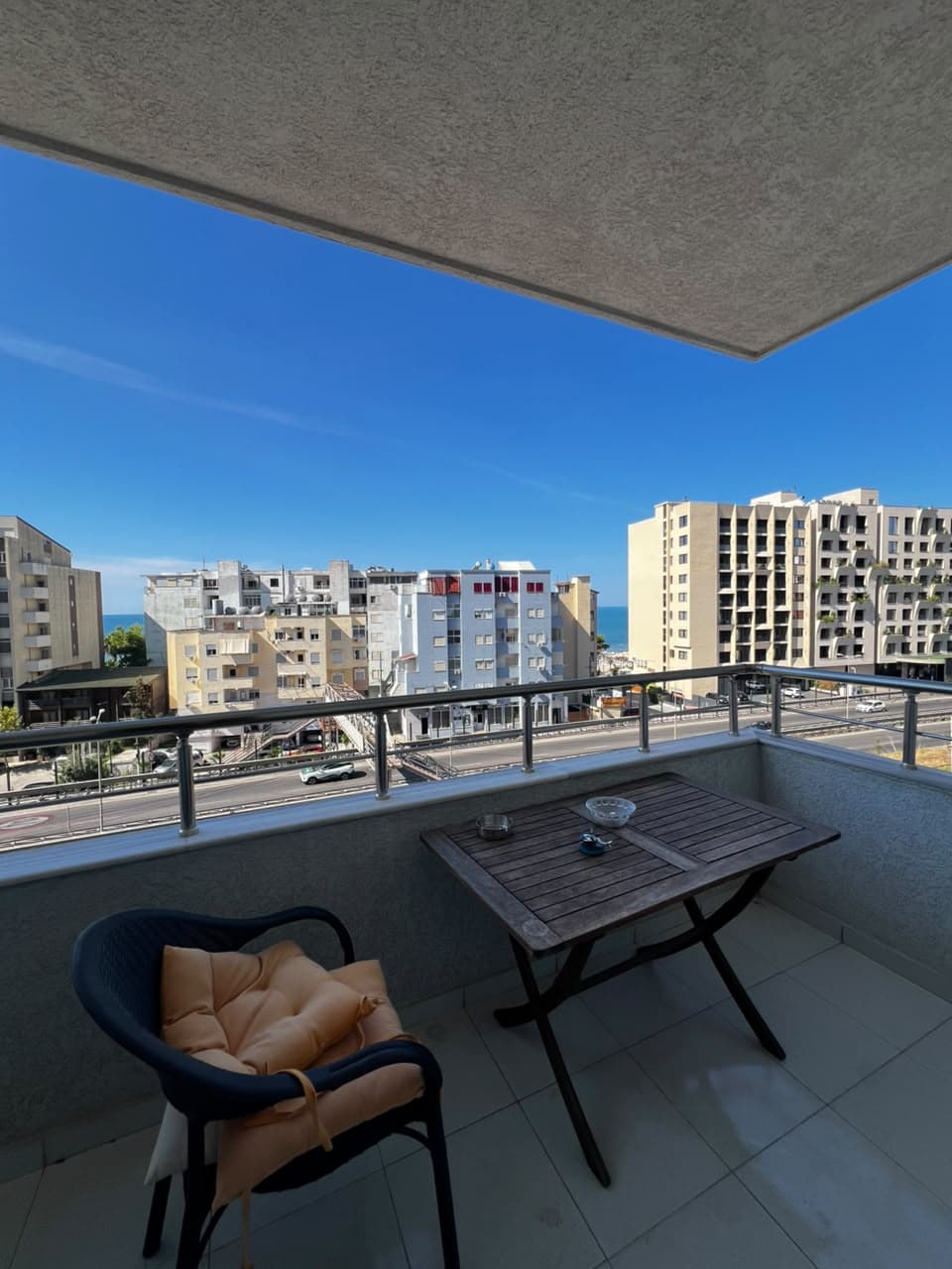 JEPET ME QERA APARTAMENT 1+1 PRANE OLIVIA HILL, GOLEM