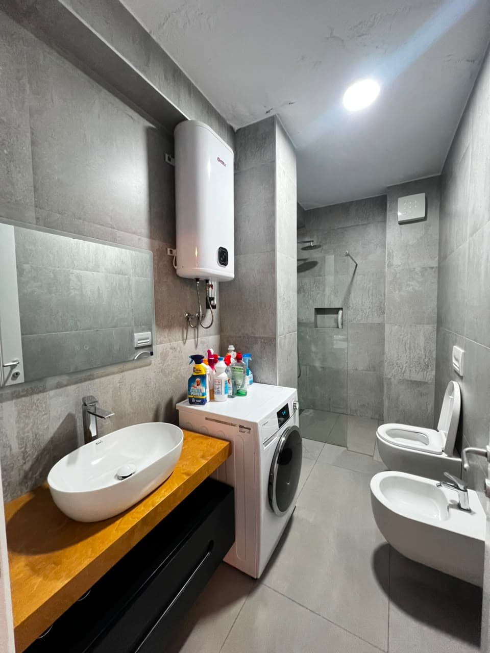 JEPET ME QERA APARTAMENT 1+1 PRANE PAMPAS, GOLEM
