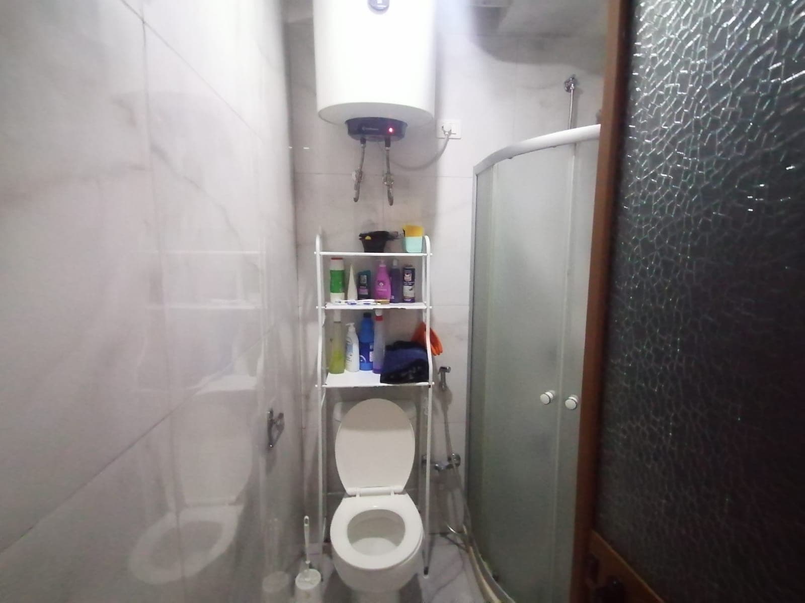 SHITET APARTAMENT 2+1 PRANE SHKOLLES GREKE,DURRES. 3