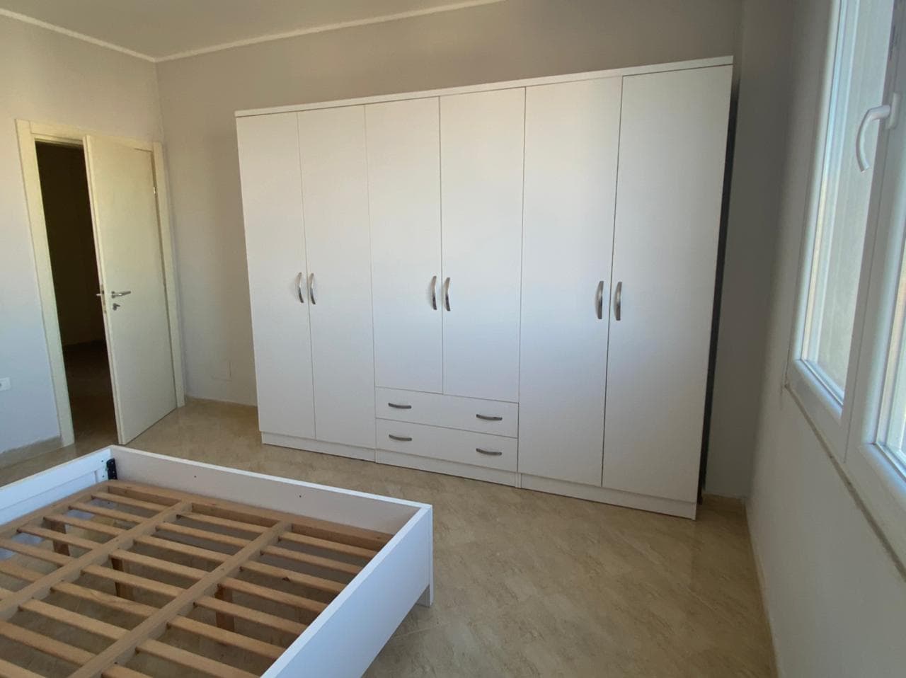 SHITET APARTAMENT 2+1 PRANE STACIONIT TE TRENIT QENDER, DURRES. 3