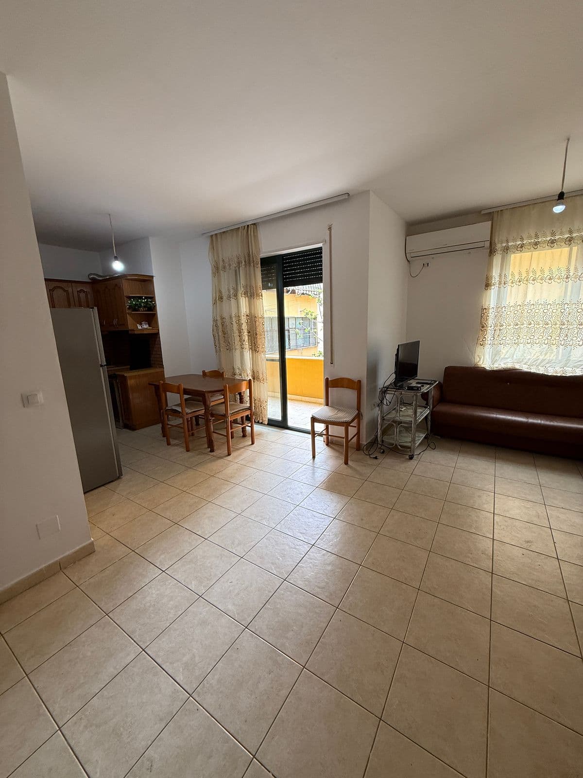 SHITET APARTAMENT 1+1 SHKEMBI KAVAJES