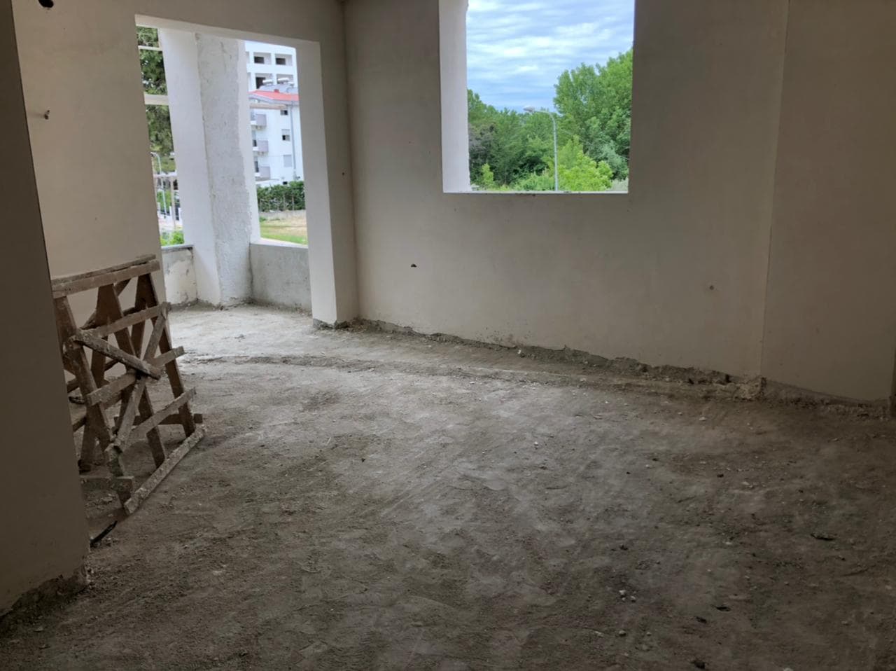 SHITEN APARTAMENTE 1+1 PRANE PISHAVE TE BUTA,DURRES. 2
