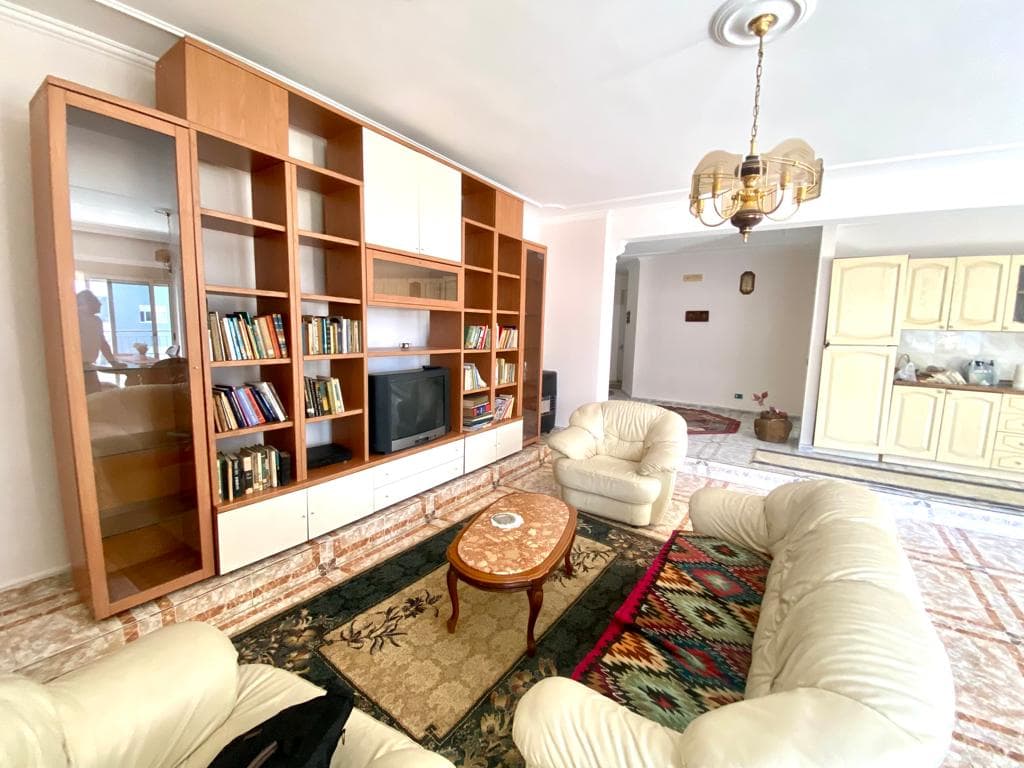 SHITET APARTAMENT 3+1+2+GARAZH RRUGA TAULANTIA, VOLLGA, DURRES.