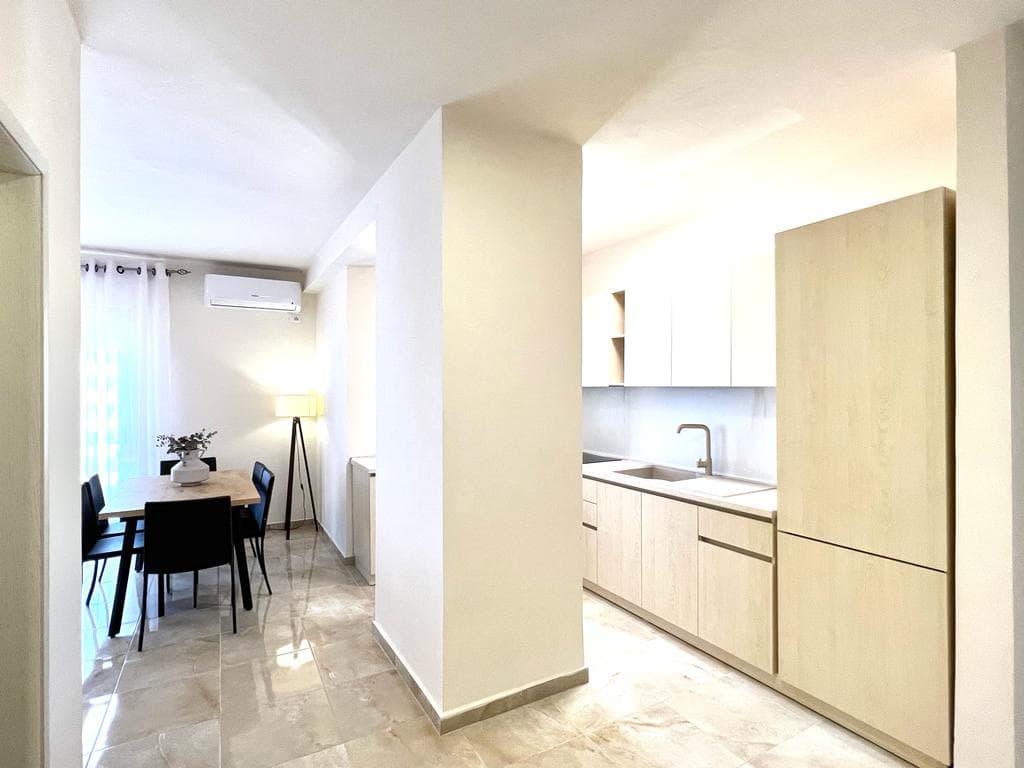 JEPET ME QERA APARTAMENT 3+1 PRANE ISH RAJONIT,DURRES. 2