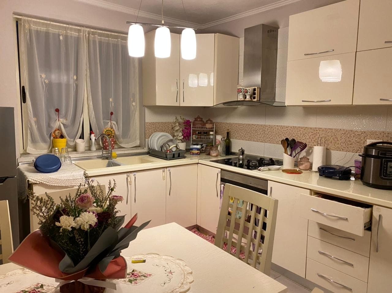 SHITET APARTAMENT 2+1 PRANE MUZEUT TE DESHMOREVE,DURRES. 3