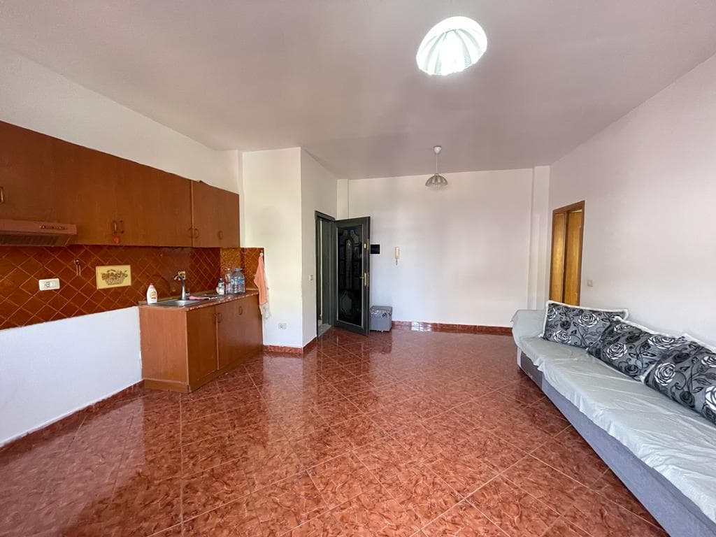 SHITET APARTAMENT 2+1 PRANE KOPSHTIT SOTIR NOKA,DURRES. 3