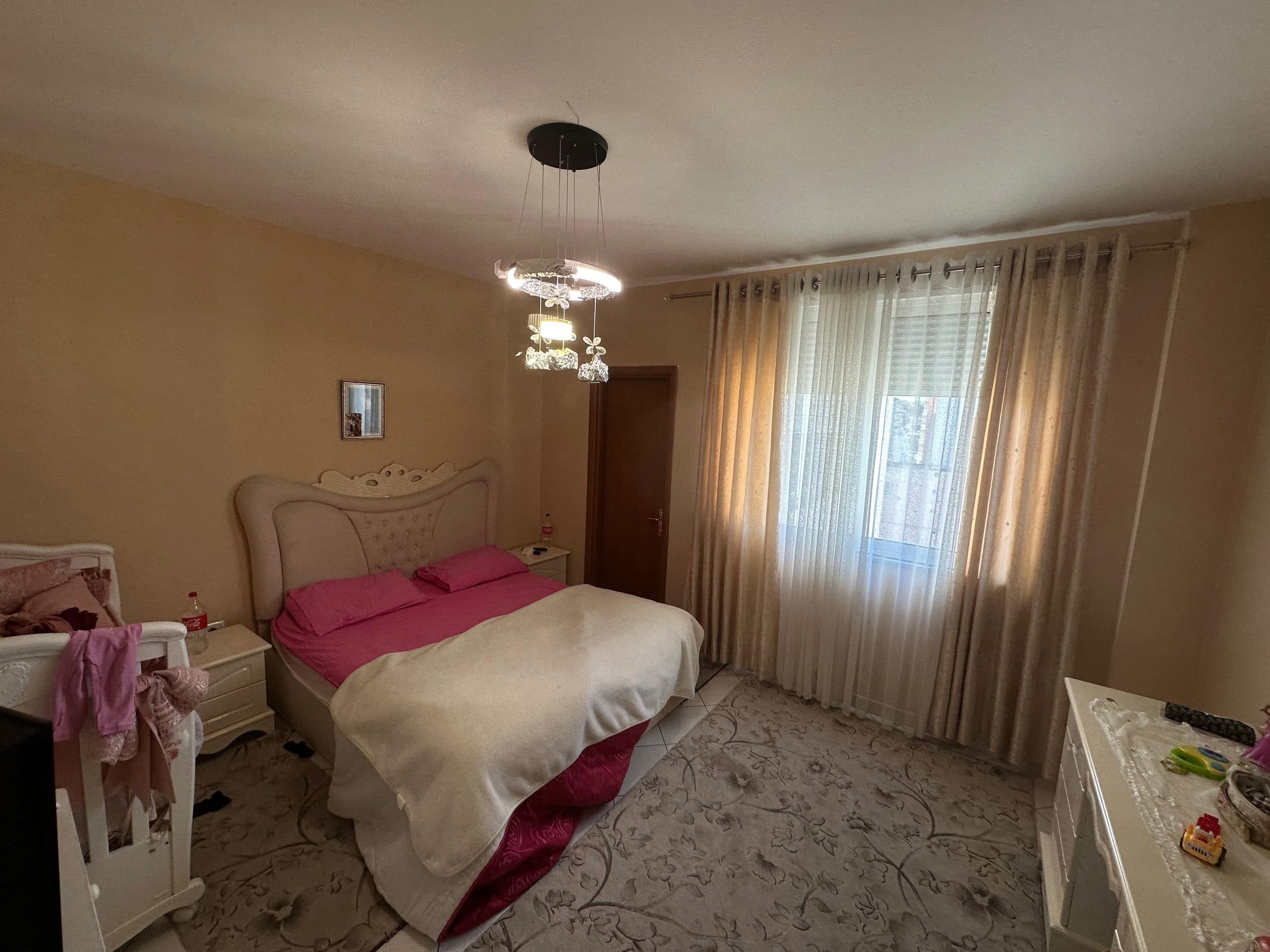JEPET ME QERA APARTAMENT 2+1, PRANE KAZAZIT, DURRES. 2