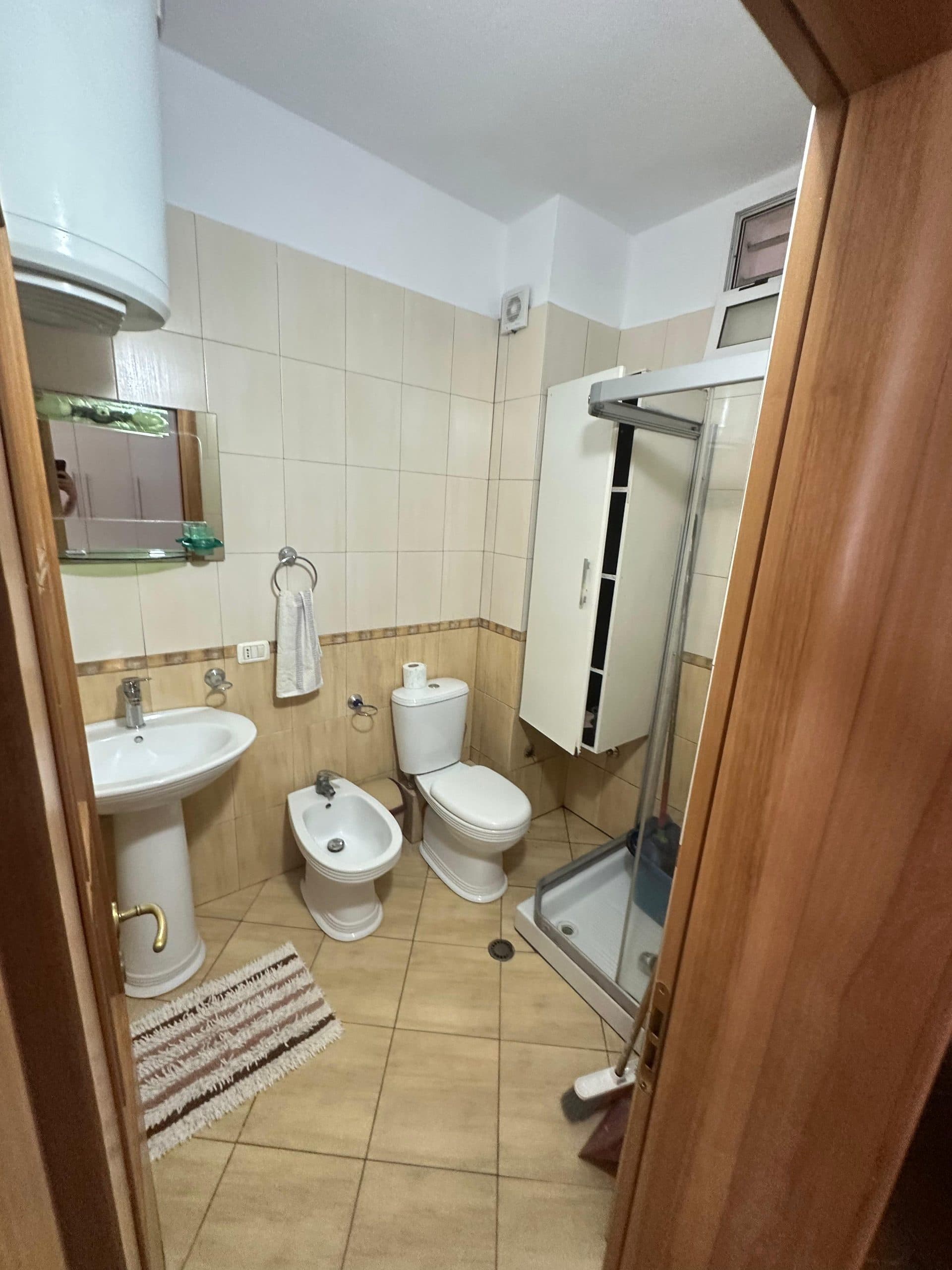 JEPET ME QERA APARTAMENT 1+1, PLAZH, DURRES. 4