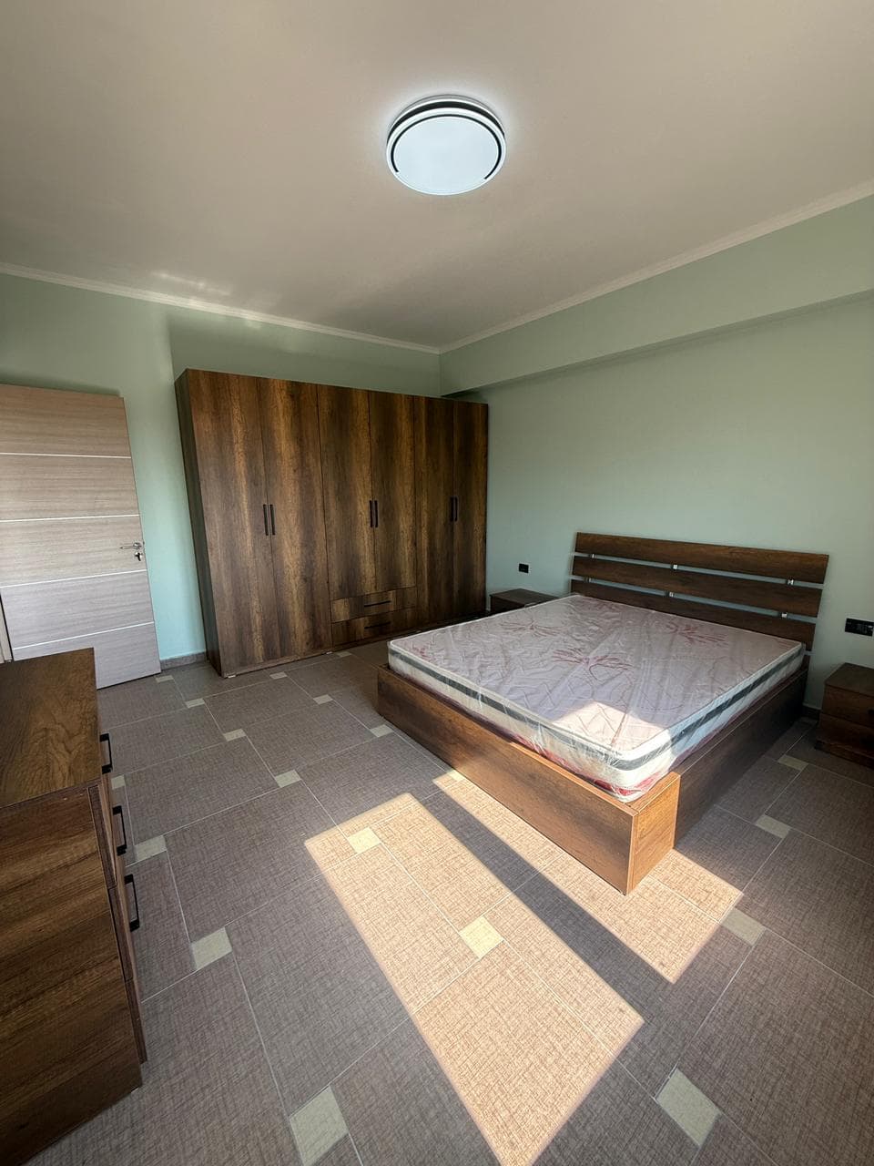 JEPET ME QERA APARTAMENT 1+1 ILIRIA PLAZH DURRES 4