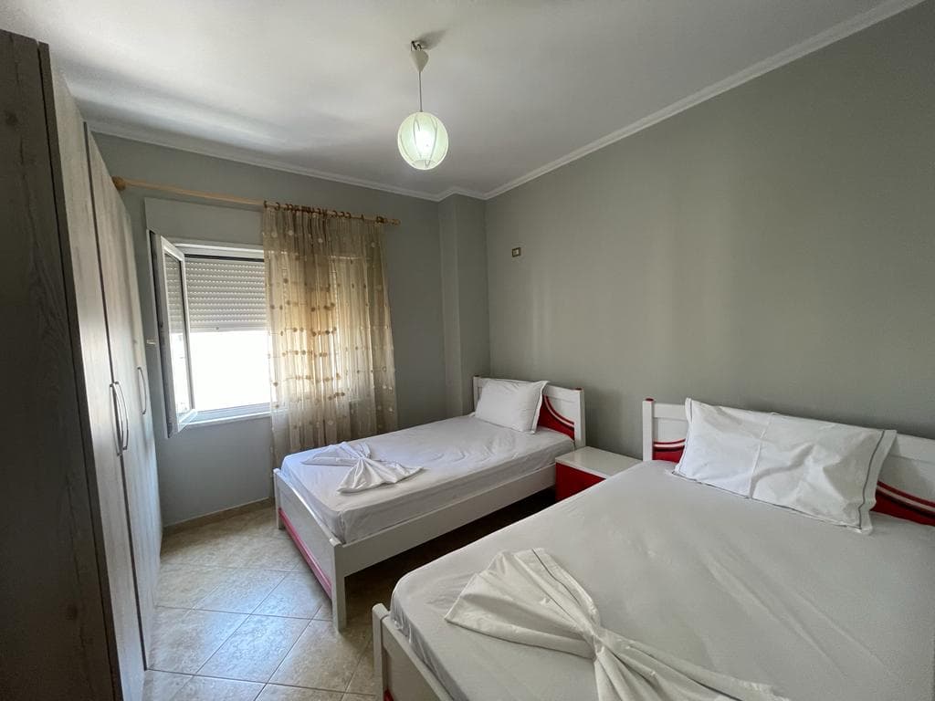 SHITET APARTAMENT 1+1 PRANE PISTA KOSOVA PLAZH,DURRES. 3