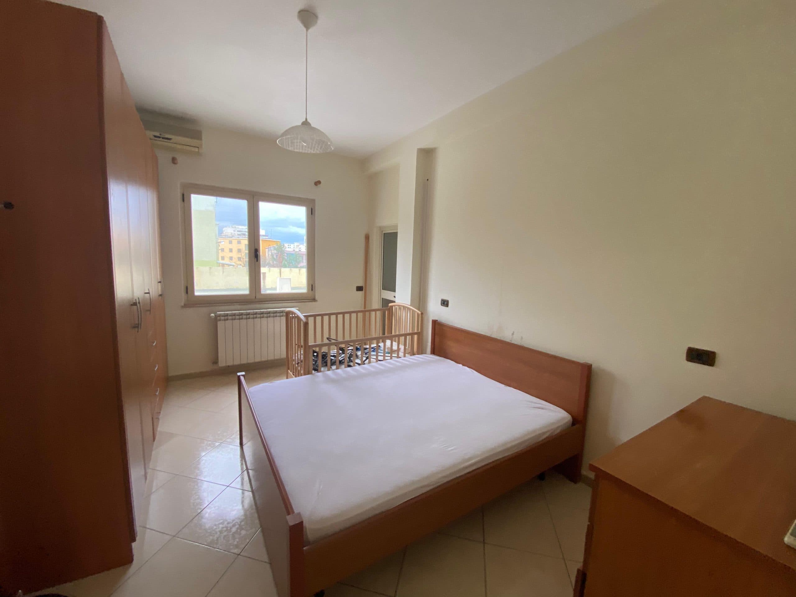 JEPET ME QERA APARTAMENT 2+1, PRANE SPITALIT, DURRES. 3