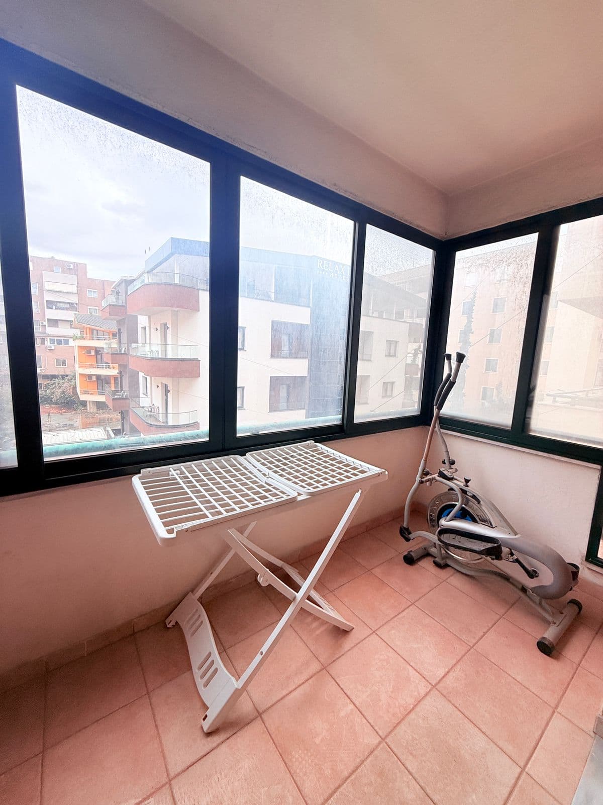 JEPET ME QERA APARTAMENT 1+1 ZONA PLAZH TEK RESTORANT "RIFAT PESHKATARI" 2