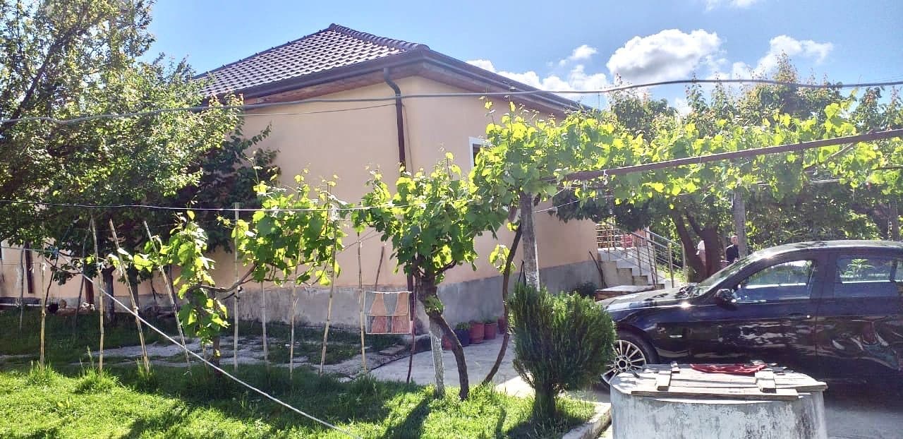 JEPET ME QERA SHTEPI PRIVATE AFER MAMINAS ,DURRES!