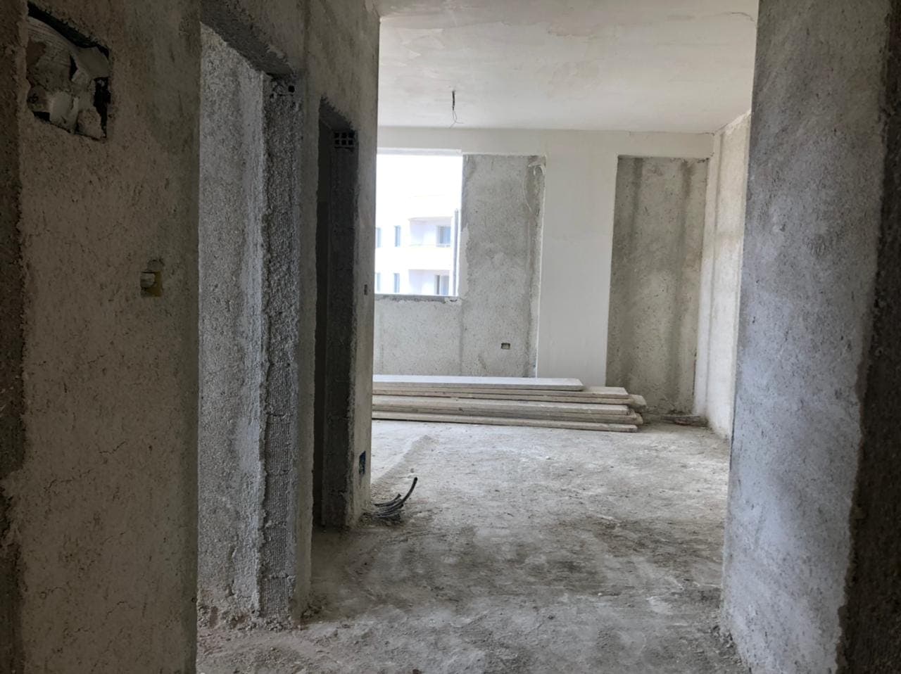 SHITEN APARTAMENTE 1+1 PRANE PISHAVE TE BUTA,DURRES. 4