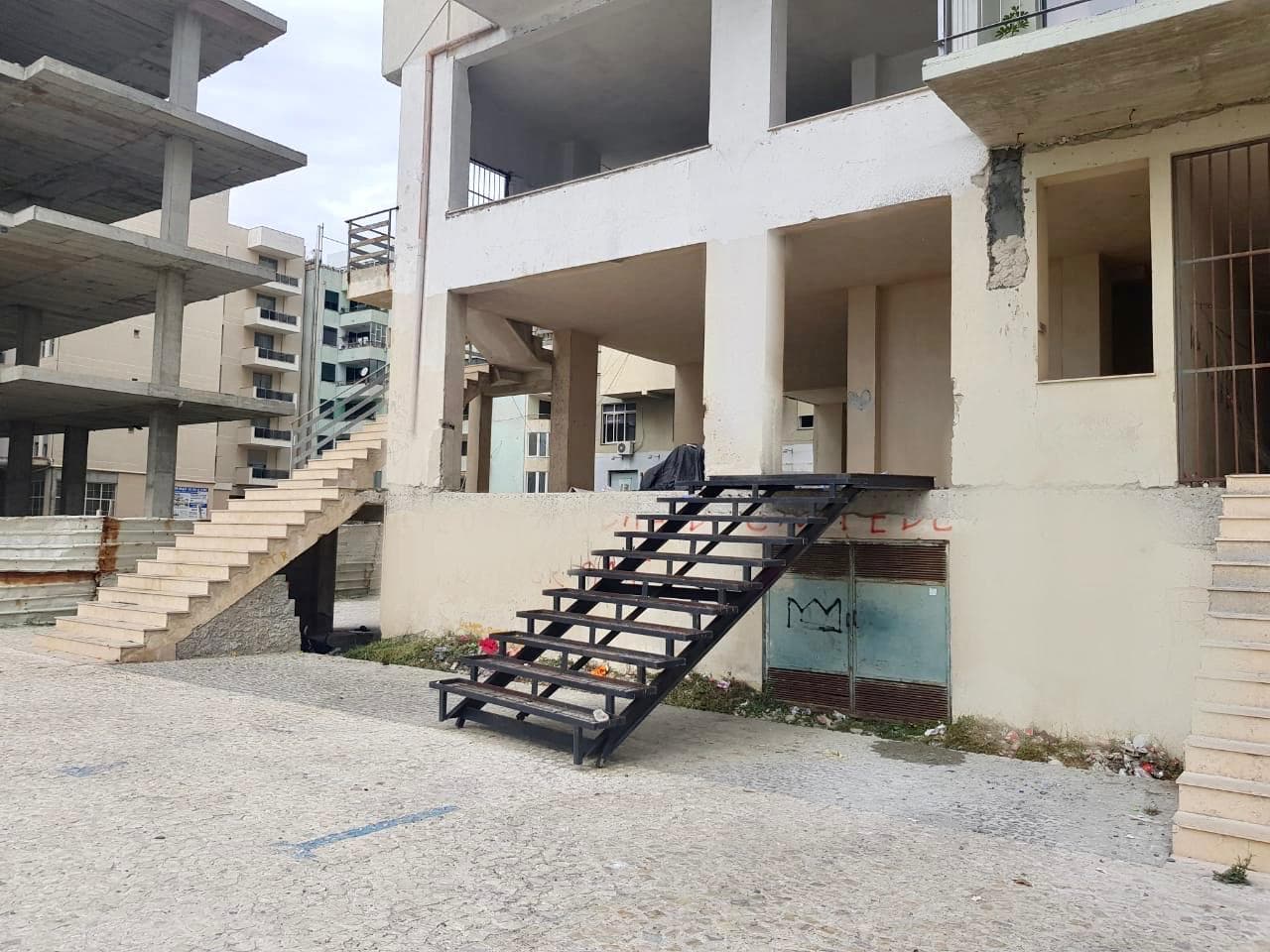 JEPET ME QERA AMBIENT BIZNESI PRANE SFINKSIT, VOLLGA, DURRES. ( Me mundesi rikonstruksioni nga pronaret ) 4