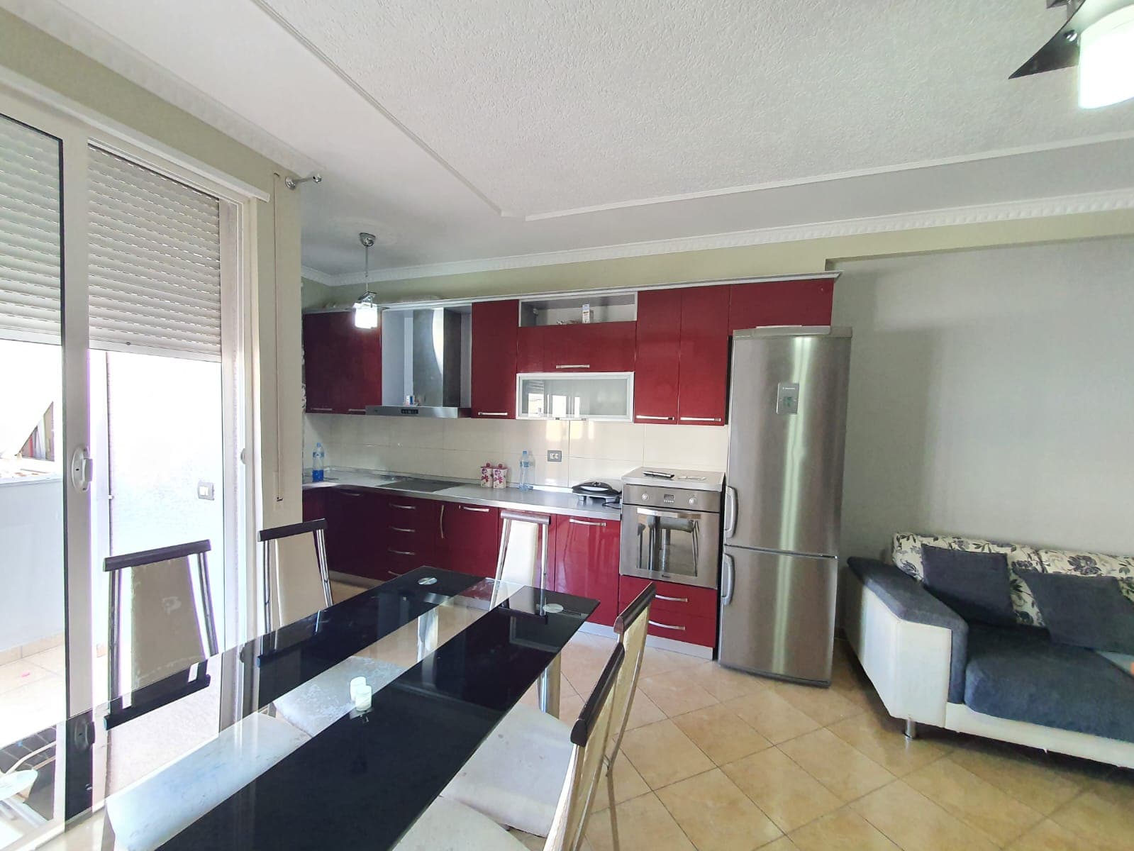 SHITET APARTAMENT 2+1+2+ VERANDE PRANE KAZAZIT,DURRES. 3