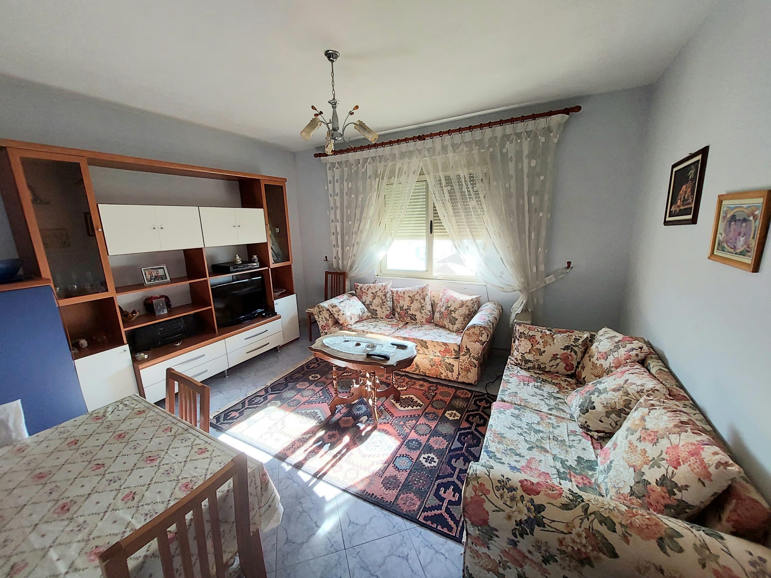 SHITET APARTAMENT 2+1 PRANE MUZEUMIT ,DURRES.