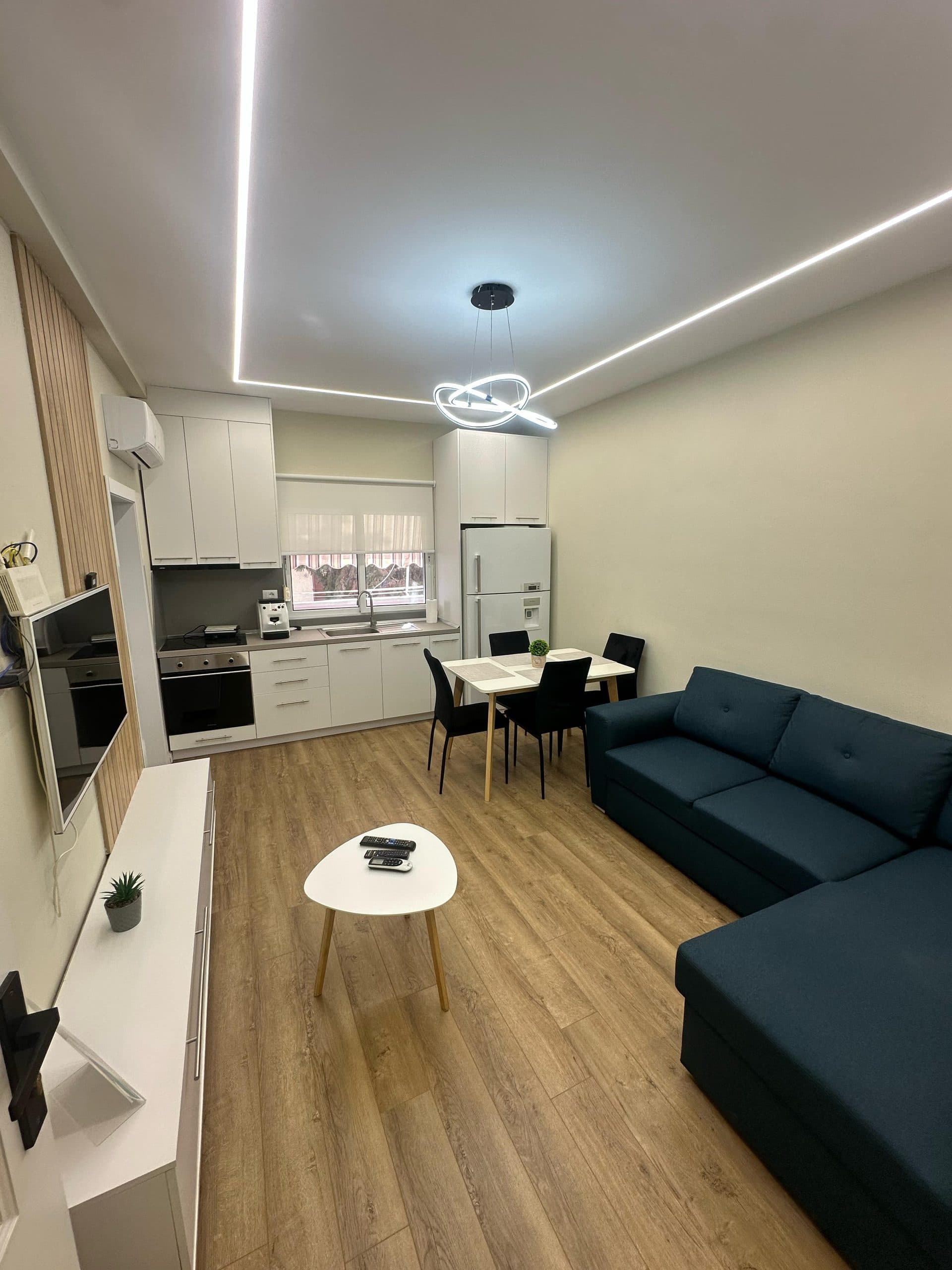 JEPET ME QERA APARTAMENT 1+1+GARAZH, PLAZH, DURRES.