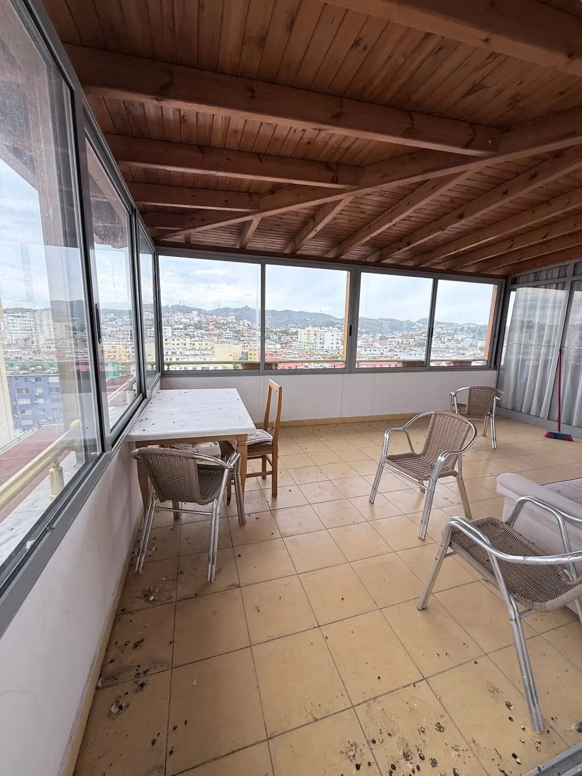 JEPET ME QERA APARTAMENT 2+1 PRANE VALA PARK