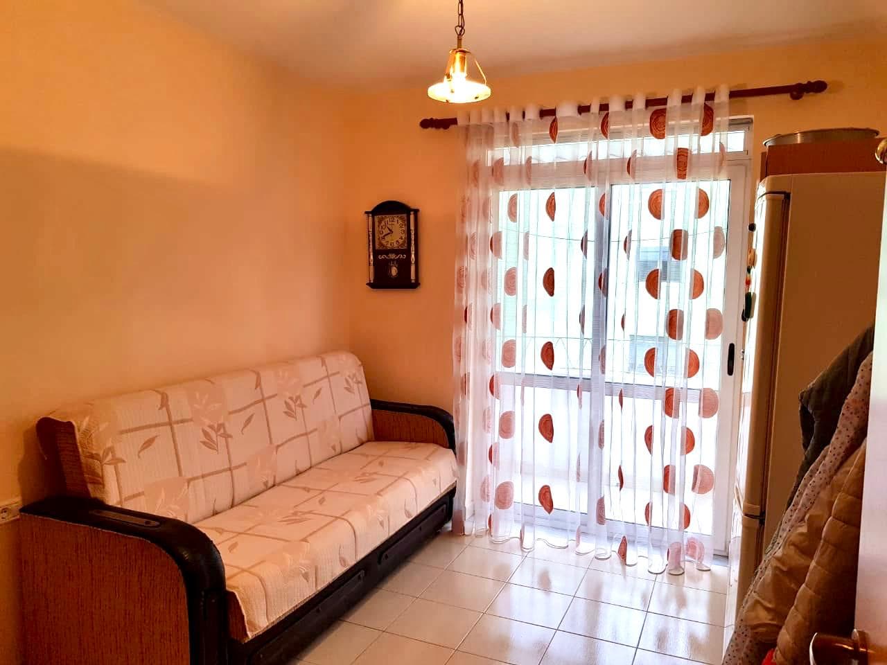 SHITET APARTAMENT 2+1 , PRANE SHKOLLES 2 GJELAT, DURRES. 3