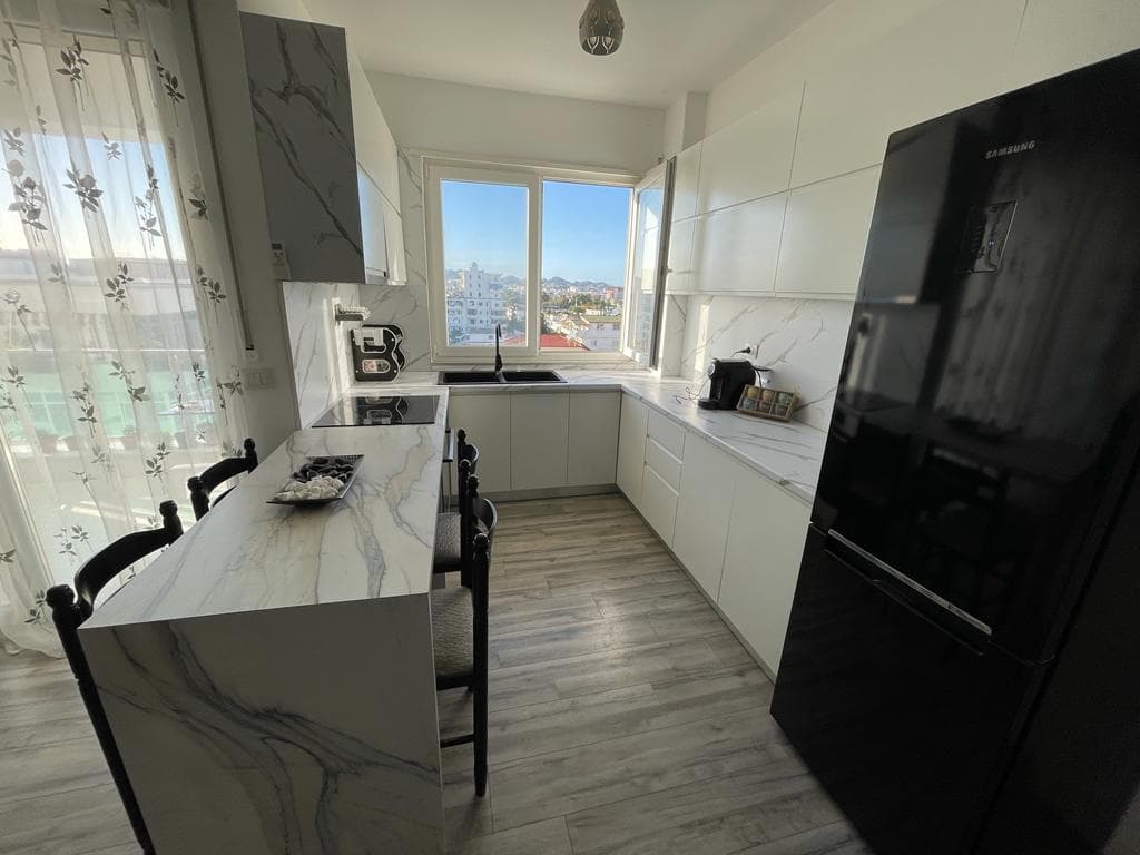 JEPET ME QERA APARTAMENT 2+1 ,PRANE KALIT TE TROJES ,PLAZH,DURRES. 3