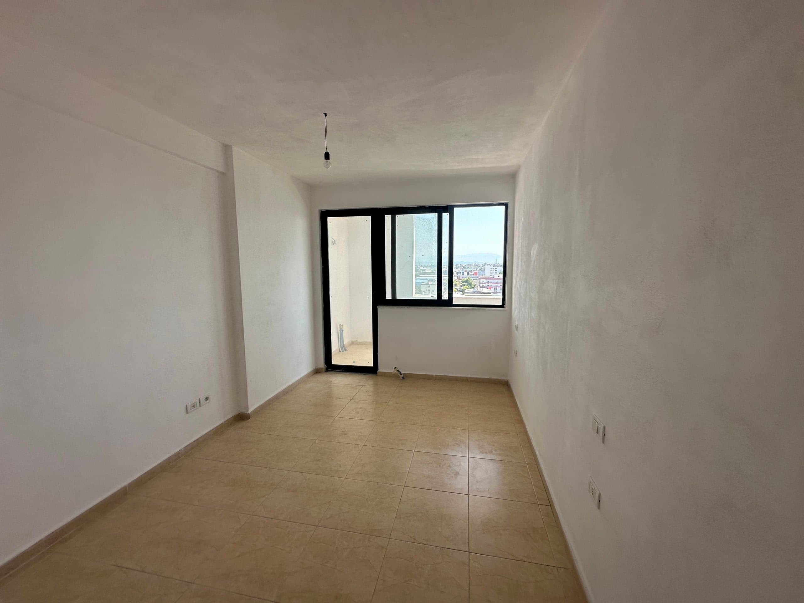 SHITET APARTAMENT 2+1, SHKOZET, DURRES.