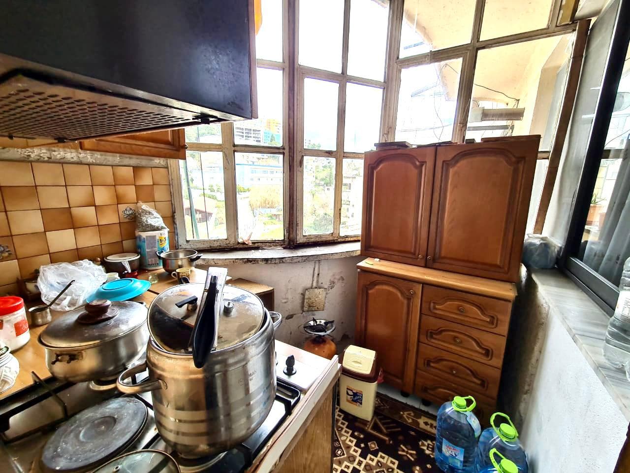 SHITET APARTAMENT 3+1 PRANE SHKOLLES GREKE, VOLLGA, DURRES. 3