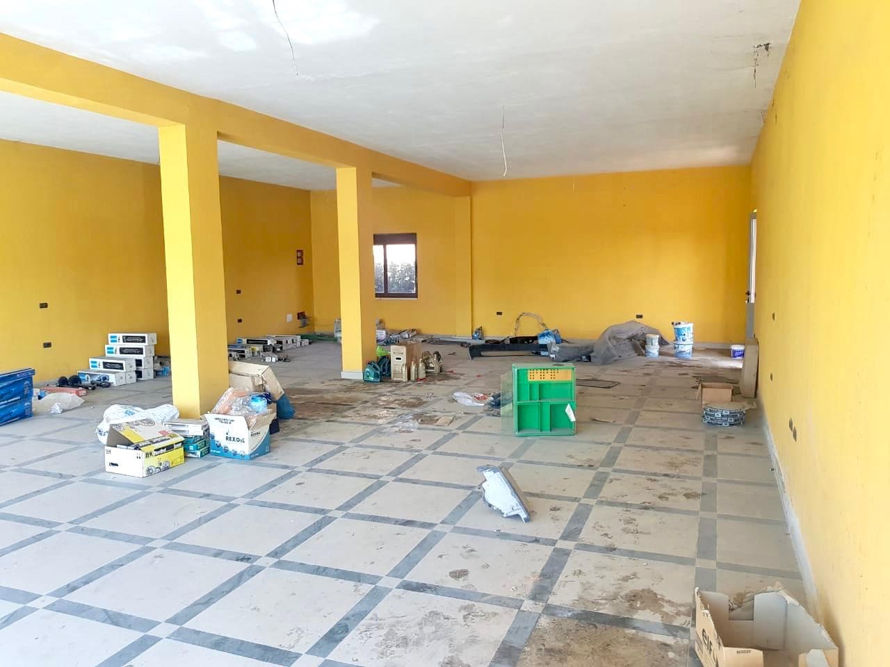 JEPET ME QERA AMBIENT BIZNESI,SHKOZET TEK KTHESA AIBES,DURRES.