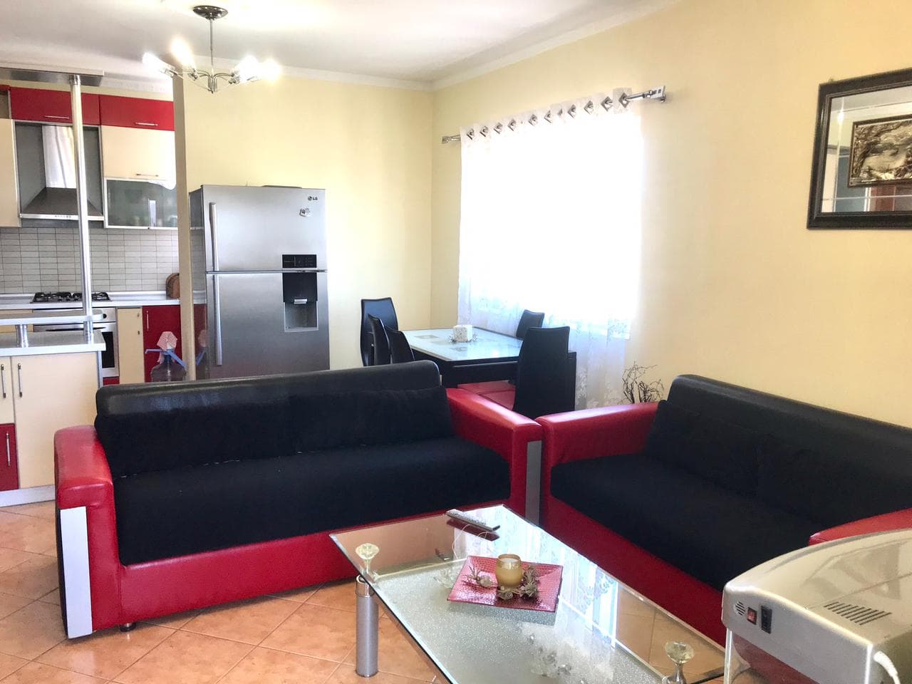 SHITET APARTAMENTI PRANE PICERI 2 ENGJEJT, LAGJA 6 , DURRES.