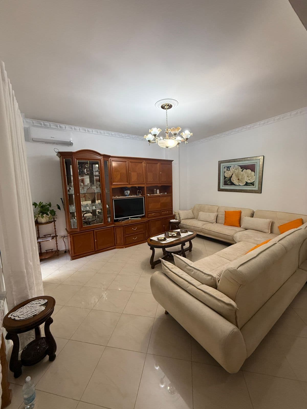 JEPET ME QERA APARTAMENT 2+1 TEK TATIMET DURRES