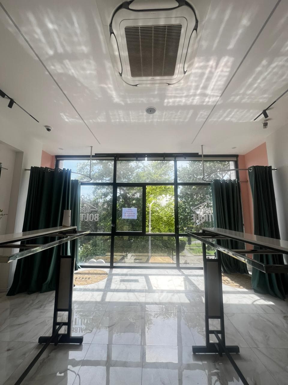 JEPET ME QERA AMBIENT BIZNESI PRANE POSTES SHQIPTARE, DURRES 2
