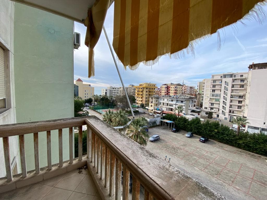 SHITET APARTAMENT 2+1, PRANE HOTEL ADRIATIK, DURRES.