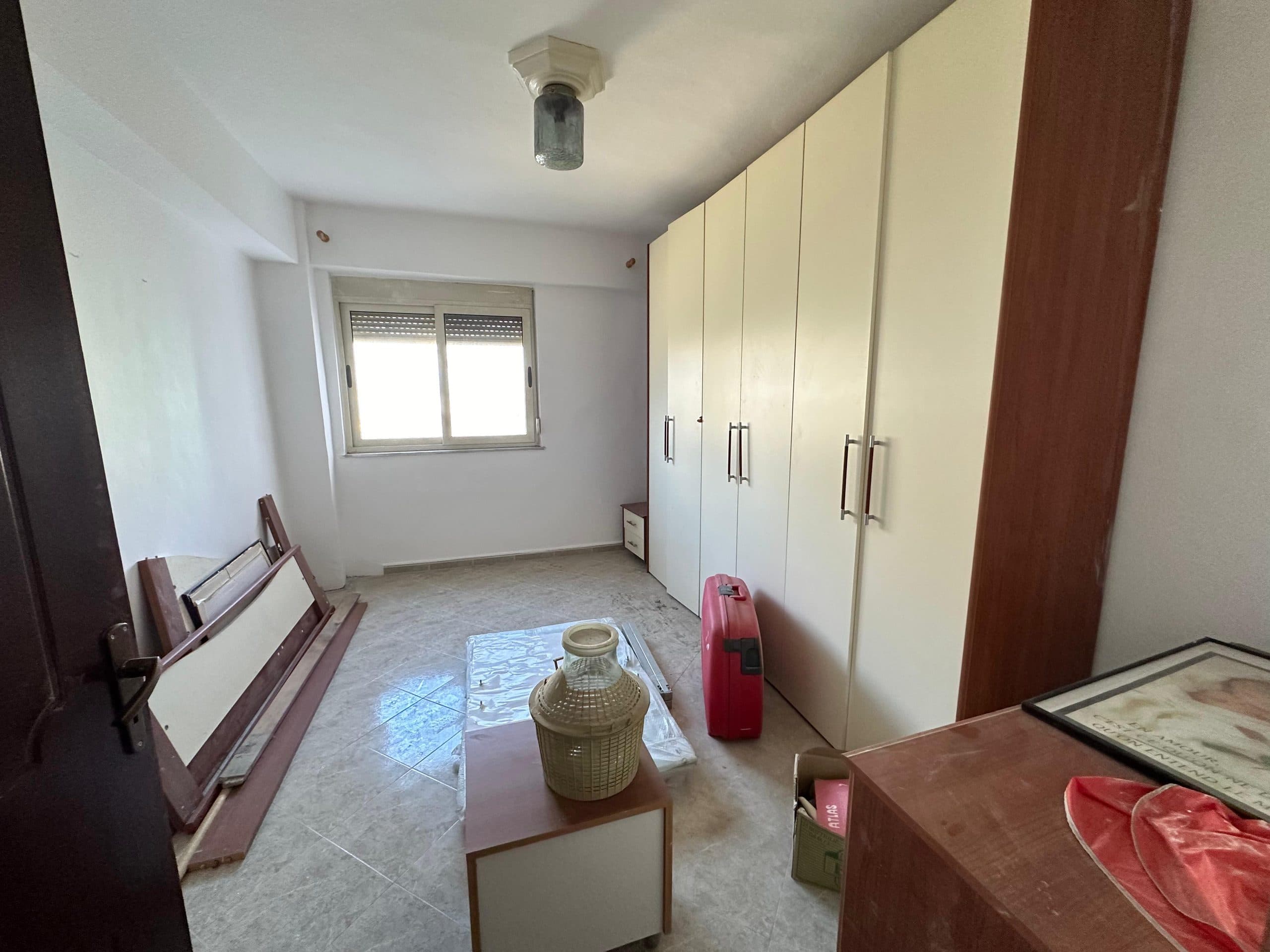 SHITET APARTAMENT 2+1 PRANE STADIUMIT, DURRES.