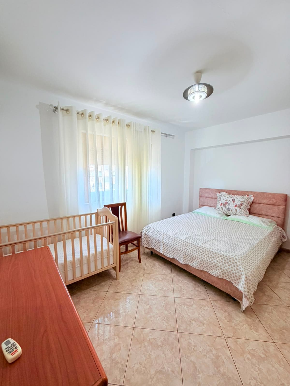 JEPET ME QERA APARTAMENT 2+1 PRANE SPITALIT, DURRES 2