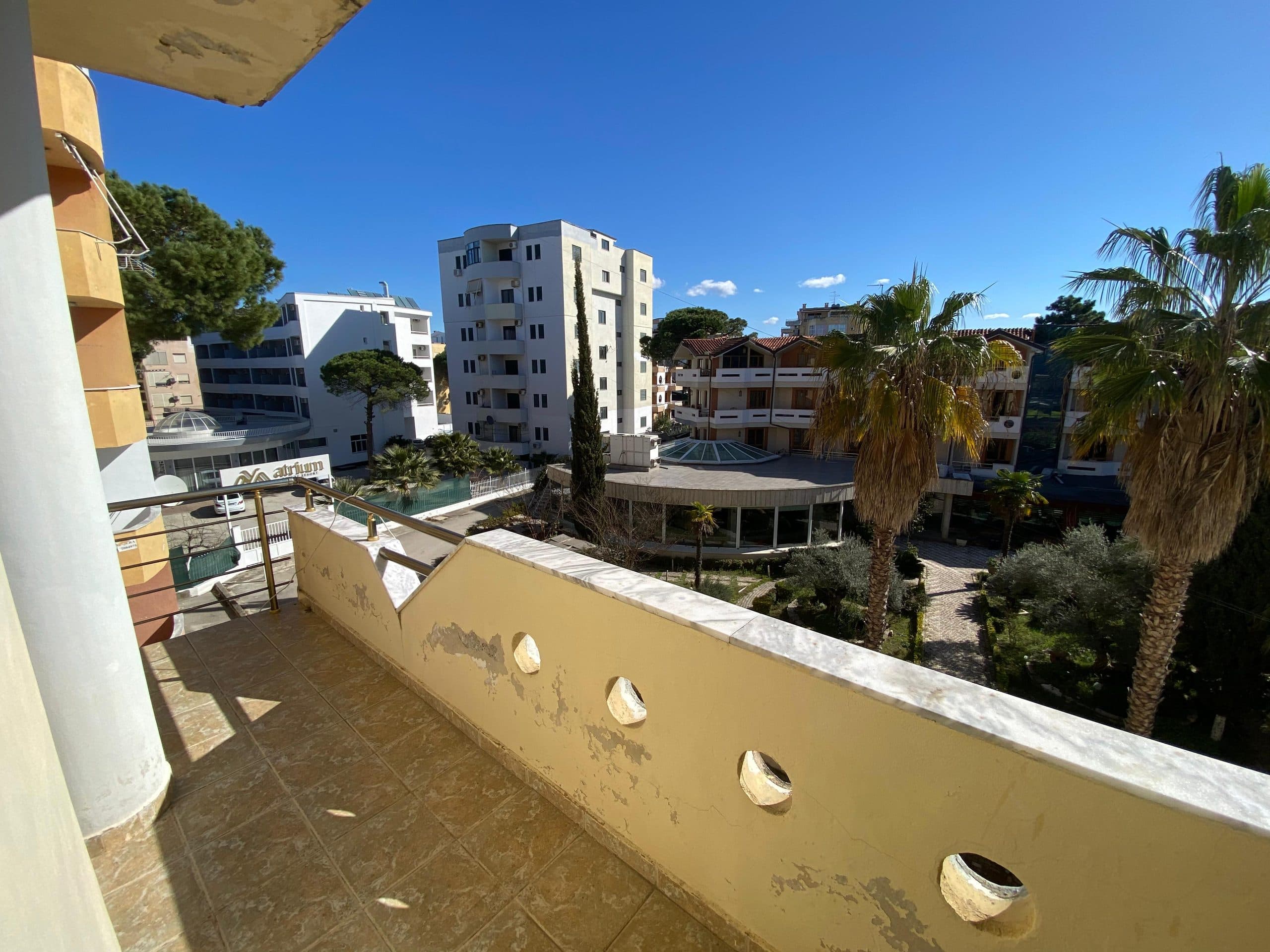 JEPET ME QERA APARTAMENT 2+1, MALI I ROBIT