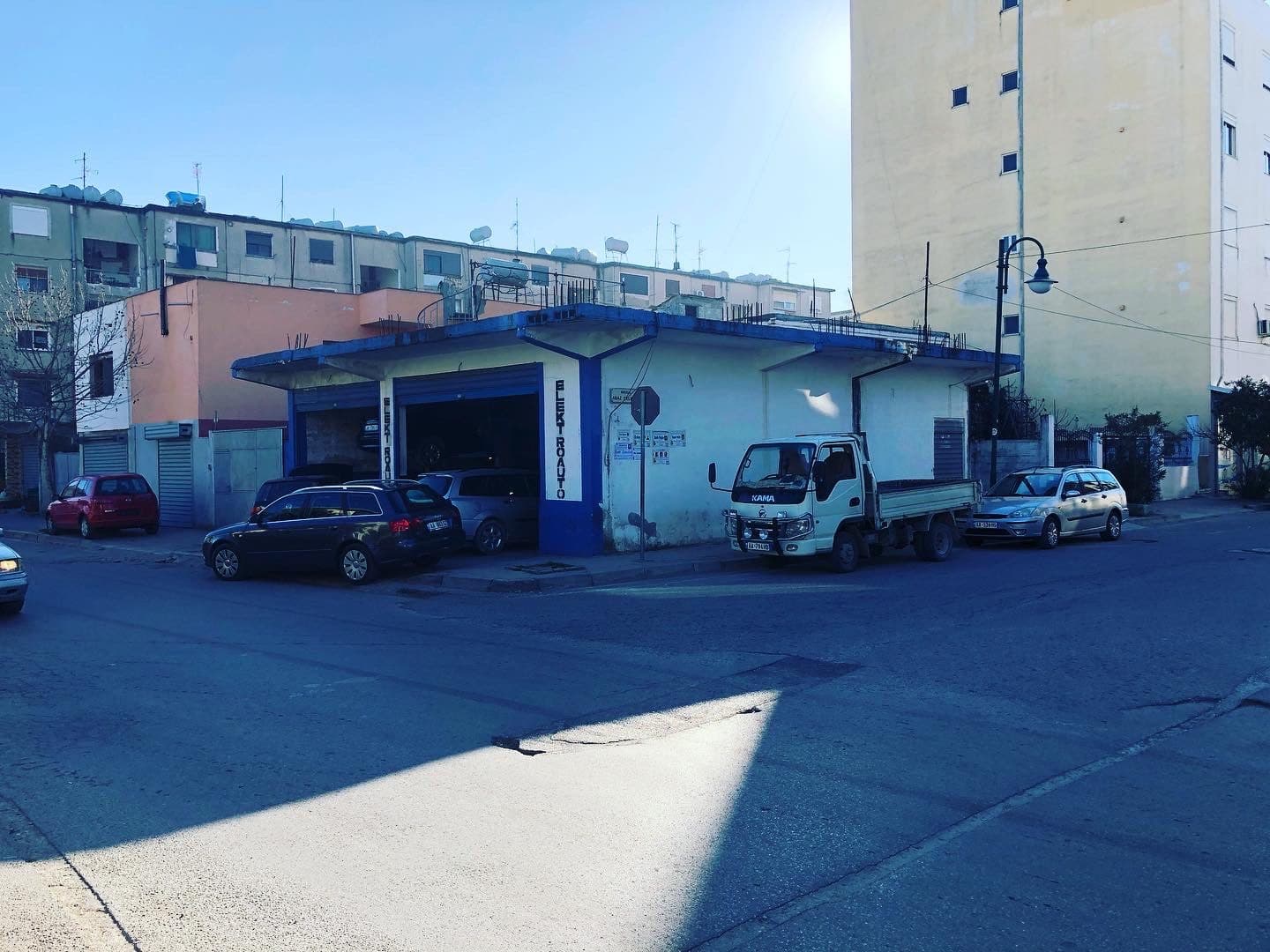 SHITET GODINE 1 KATESHE PRANE KRYQIT KUQ,DURRES!