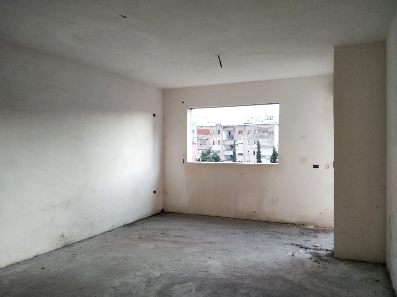 SHITET APARTAMENT 2+1 PERBALL SHKOLLES 2 GJELAT, DURRES .
