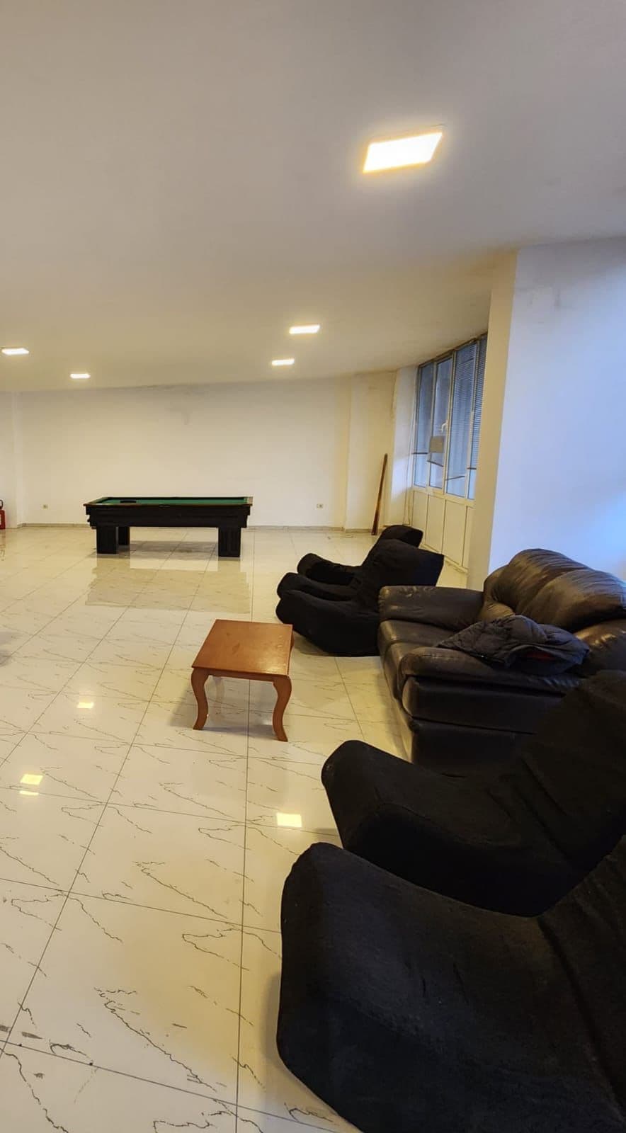SHITET AMBIENT BIZNESI STACIONI I TRENIT, DURRES 3