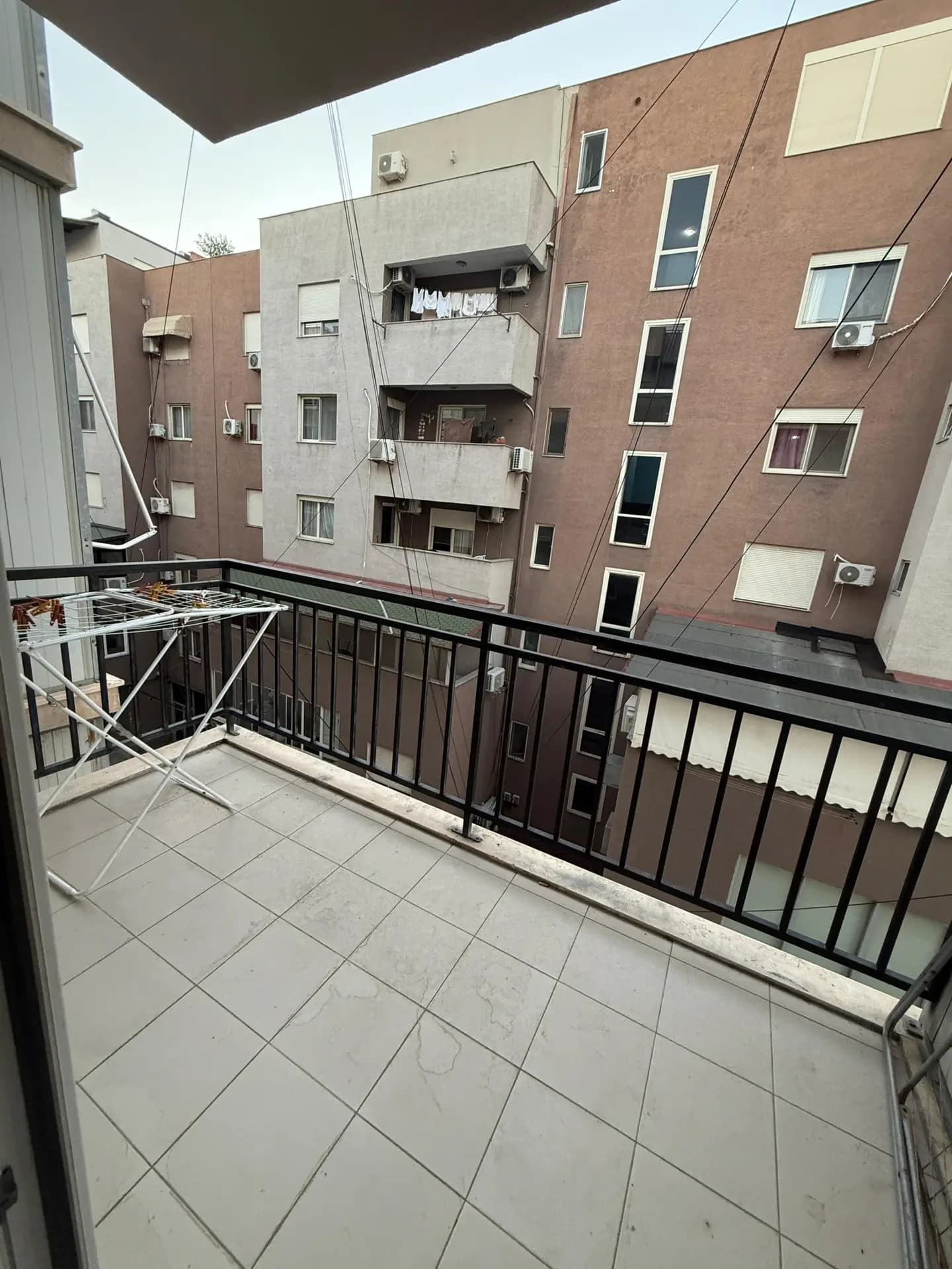 JEPET ME QERA APARTAMENT 1+1, PLAZH, DURRES.