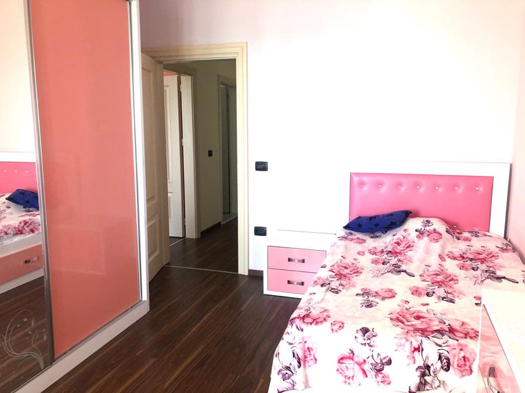 SHITET APARTAMENT 2+1 PRANE RESTORANT DELUX , PLAZH, DURRES. 4